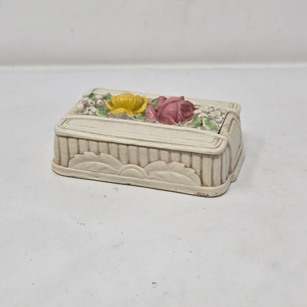 Vtg Syroco wood‎ carved lidded trinket box rustic cabin decor cottagecore